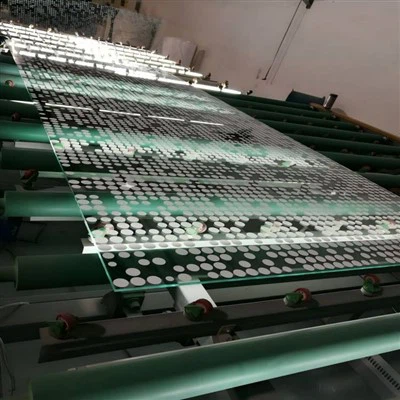 Selyem képernyőre festett üveg